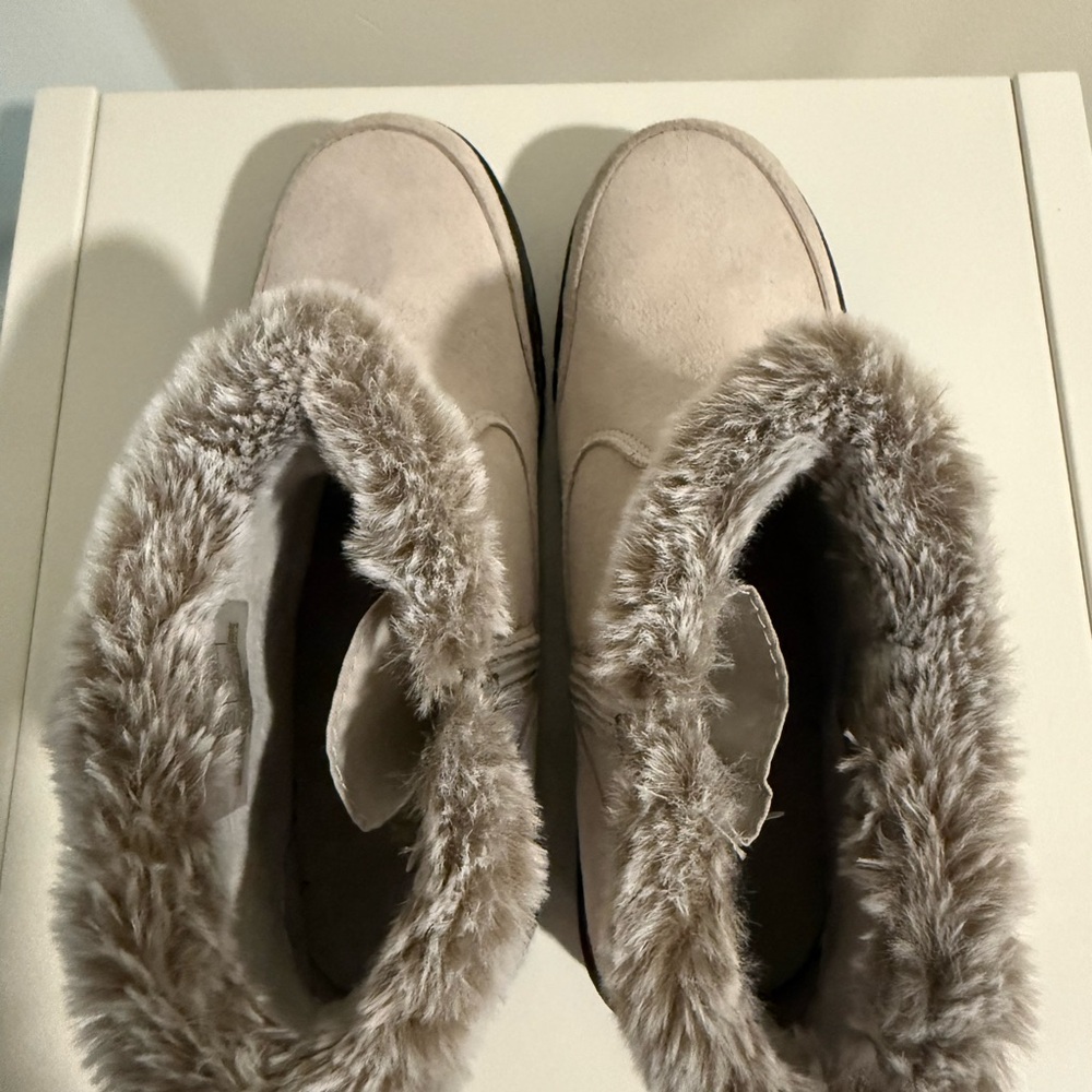 Khombu Faux Fur Trim Ankle Boots Size 10 - Picture 2 of 6
